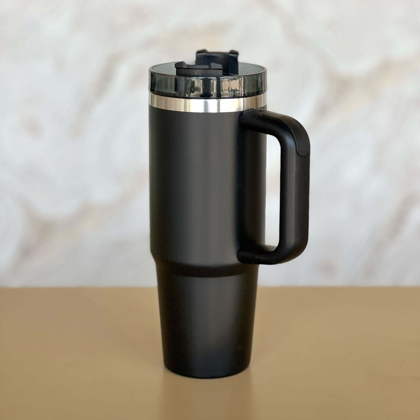 Urban Sip Leakproof Insulated Water Tumbler With Handle Arctic 900ml