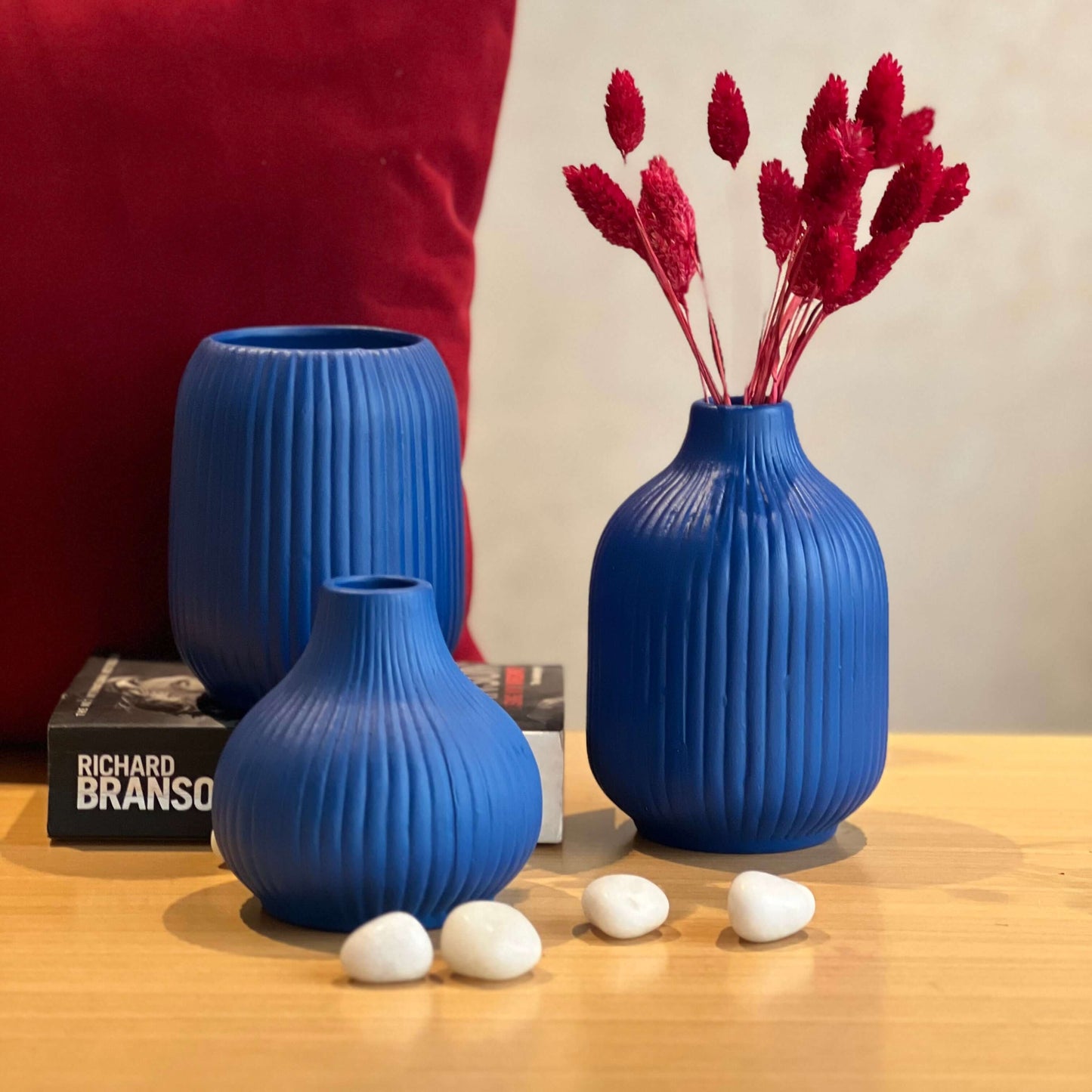 Set of 3 Ceramic Ribbed Decorative Flower Vases – Dela Mola – Modern Home Décor (Black / Blue / White)