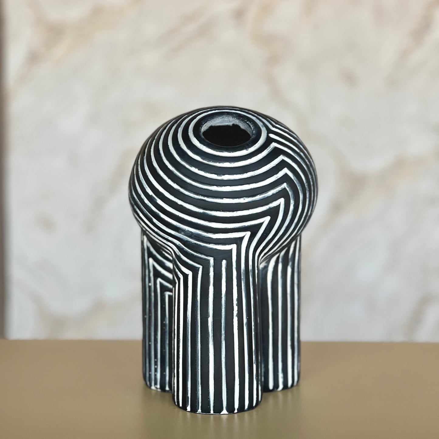 Tomyeus Decorative Vase