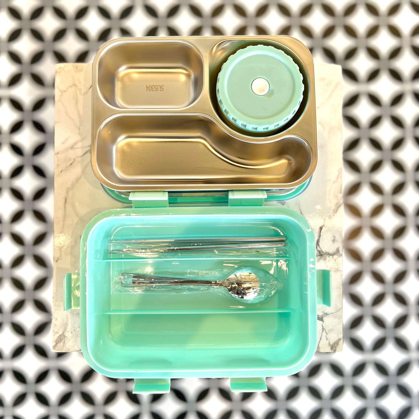 MintBento 2-Compartment Lunch Box with Dip Container