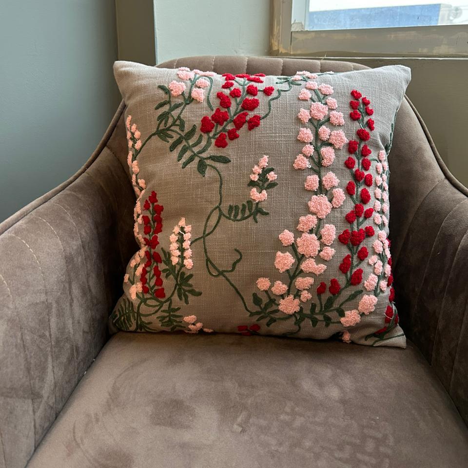 Flower embraided cushion cover